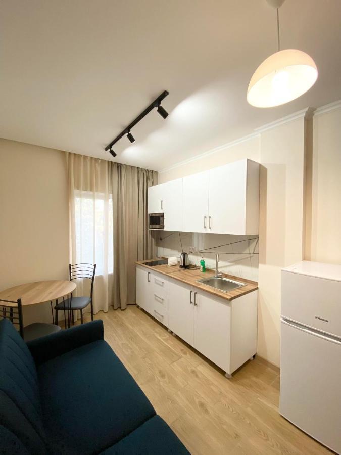 Room 27 In Кутаиси Экстерьер фото